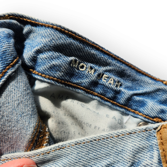 American Eagle Ripped Mom Jean High Rise Destroyed Straight Leg Jeans 4 - Picture 7 of 9